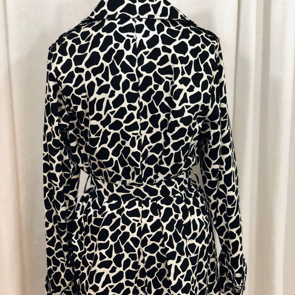APPRAISAL Black & White Giraffe Print Trench Coat - Picture 6 of 8